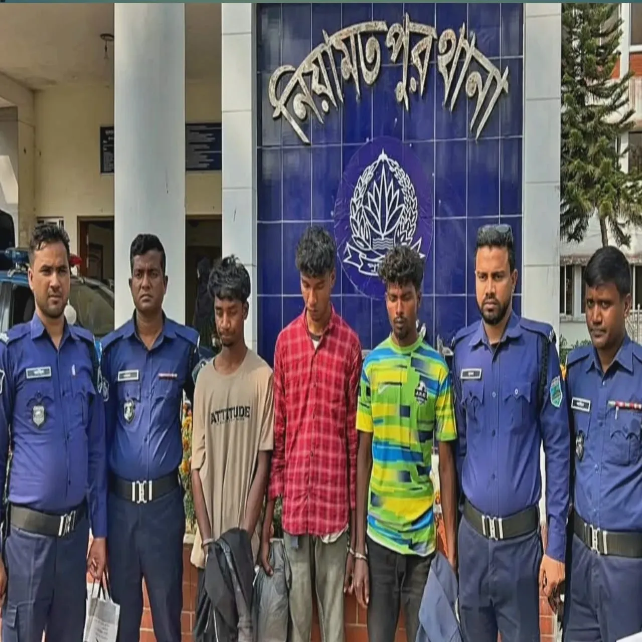 নিয়ামতপুরে বিয়ের দাওয়াতে এসে ধর্ষণের শিকার তরুণী, আটক ৩ 