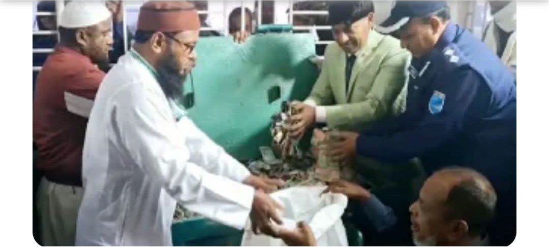 পাগলা মসজিদে আবারও বিপুল পরিমাণ অর্থ ১৩টি দানবাক্স থেকে ৩৫ বস্তা টাকা পাওয়া যায়।