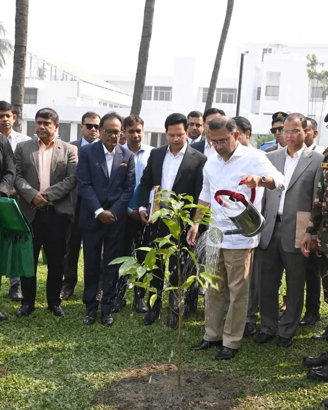 প্রথমবার তেজগাঁও কার্যালয়ে প্রধানমন্ত্রীর দায়িত্ব পালন