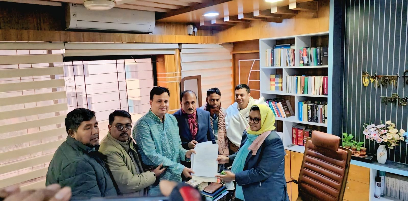 বগুড়া-৪ আসনে মনোনয়ন ফরম জমা দিলেন বিএনপি প্রার্থী মোশারফ হোসেন