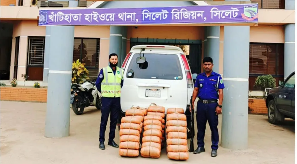 ব্রাহ্মণবাড়িয়া হাইওয়ে পুলিশ ১০৮ কেজি গাঁজাসহ মাইক্রোবাস আটক