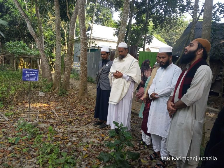 শহীদ রুবেলের কবর জিয়ারত পরিবারের সাথে সৌজন্য সাক্ষাৎ কিশোরগঞ্জ ৩ আসনের সংসদ সদস্য পদপ্রার্থী মাওলানা আলমগীর হুসাইন তালুকদার